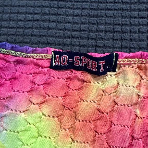 LIMITED TIME $4 ITEM!! Vibrant Tie-Dye Women's Set - Picture 7 of 7